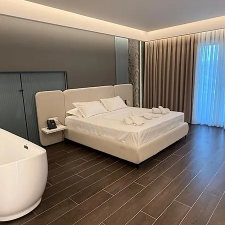 Hotel Xhixha Luxury 4*