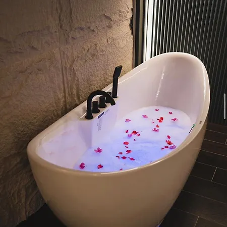 Xhixha Luxury Hotel